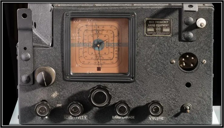 Western Wireless Receiver, Type 7, Ser. No. 141. Amelia Earhart used this Western Wireless Type 7 radio receiver on her 1935 solo, nonstop flight from Hawaii to Oakland in her Lockheed 5C Vega. (Heritage Art/Heritage Images via Getty Images)